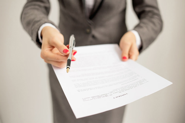 The Do’s and Don’ts of Handling a Job Offer